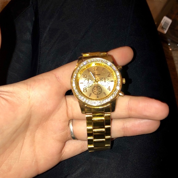 🌟Quartz Gold Plated Watch🌟 - Picture 6 of 7